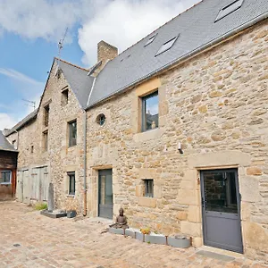 Hébergement de vacances Manoir Du Pont Gris Saint-Malo France